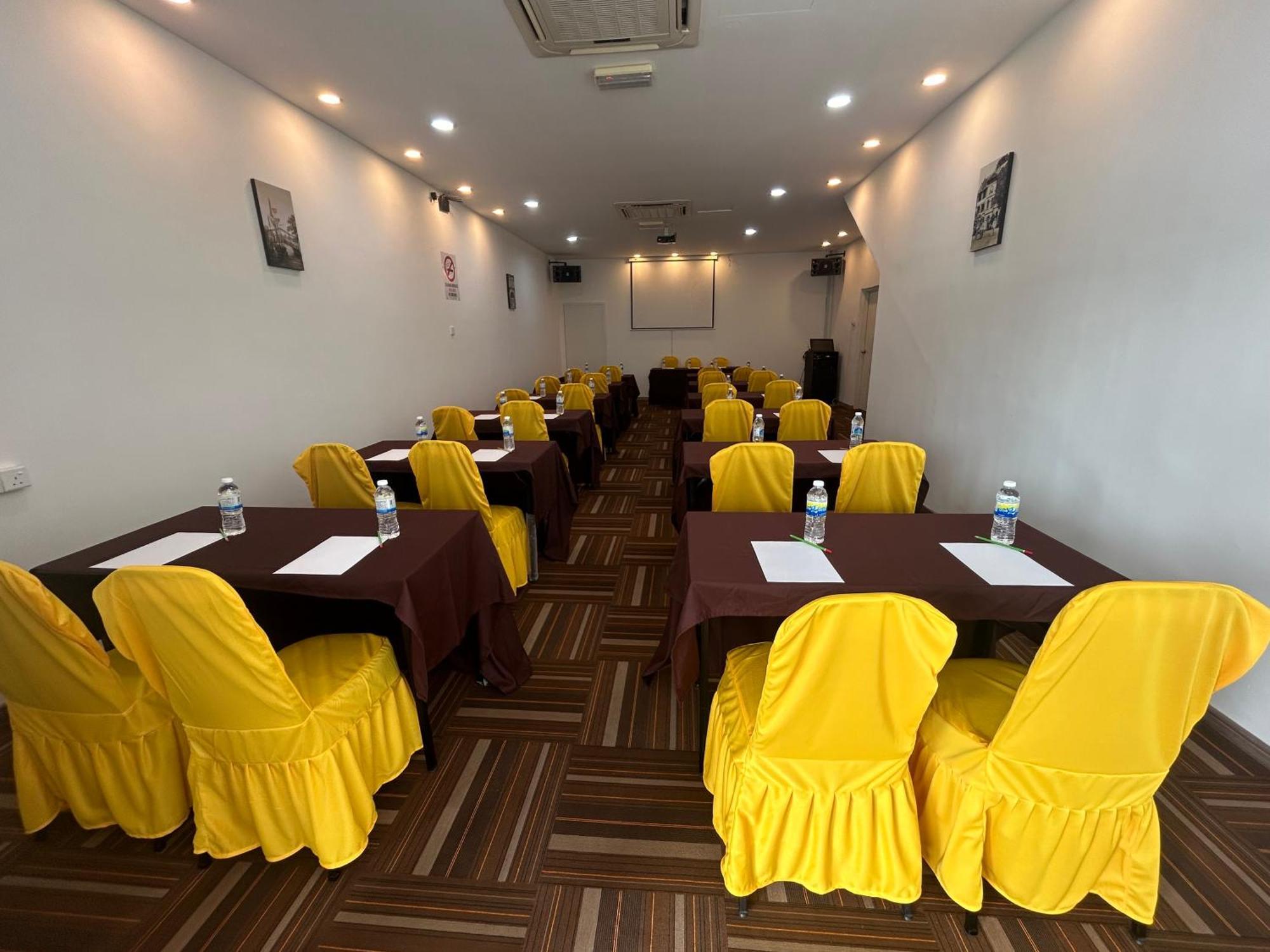 Riviera Suites Melaka Exterior photo