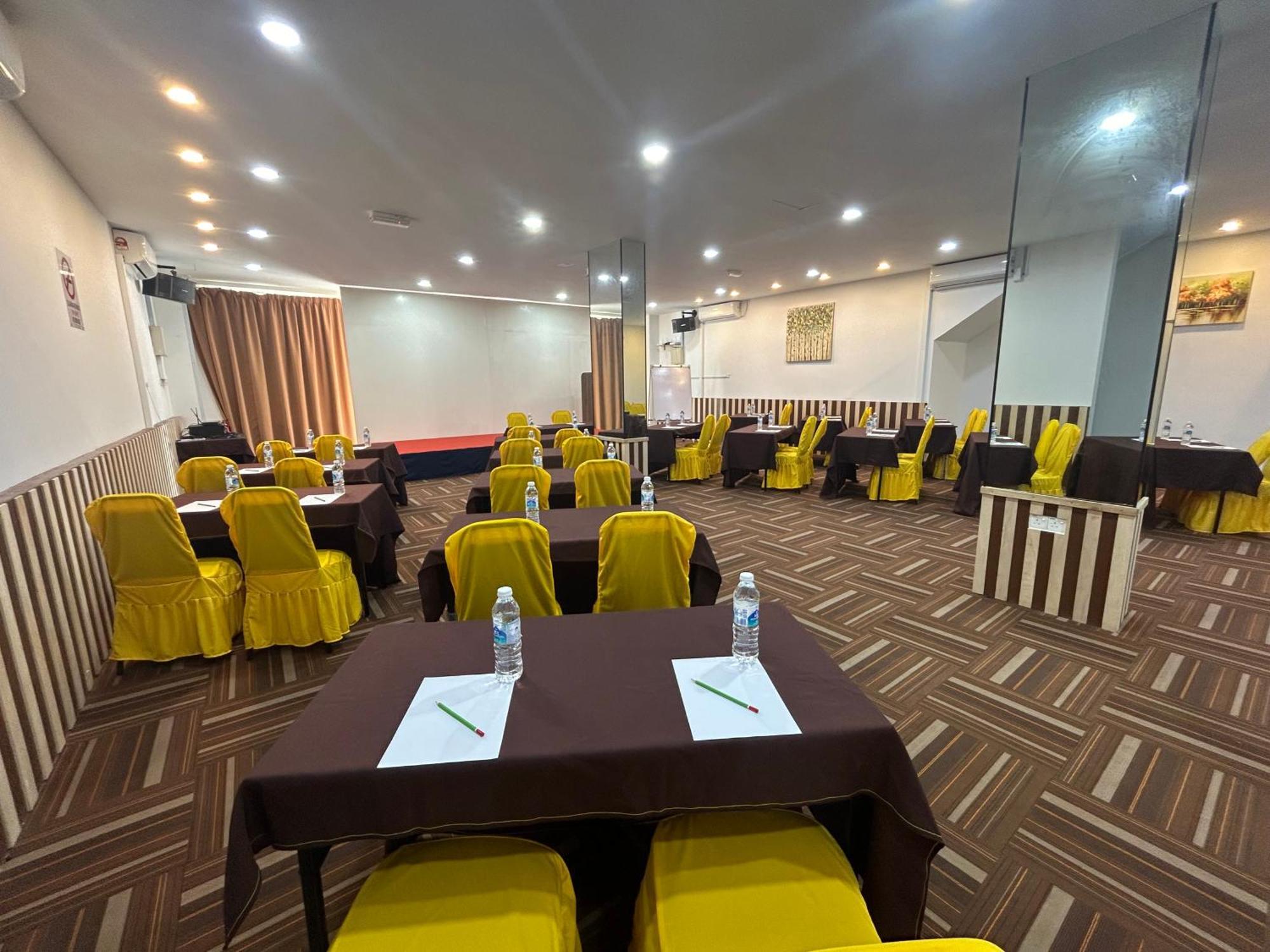 Riviera Suites Melaka Exterior photo