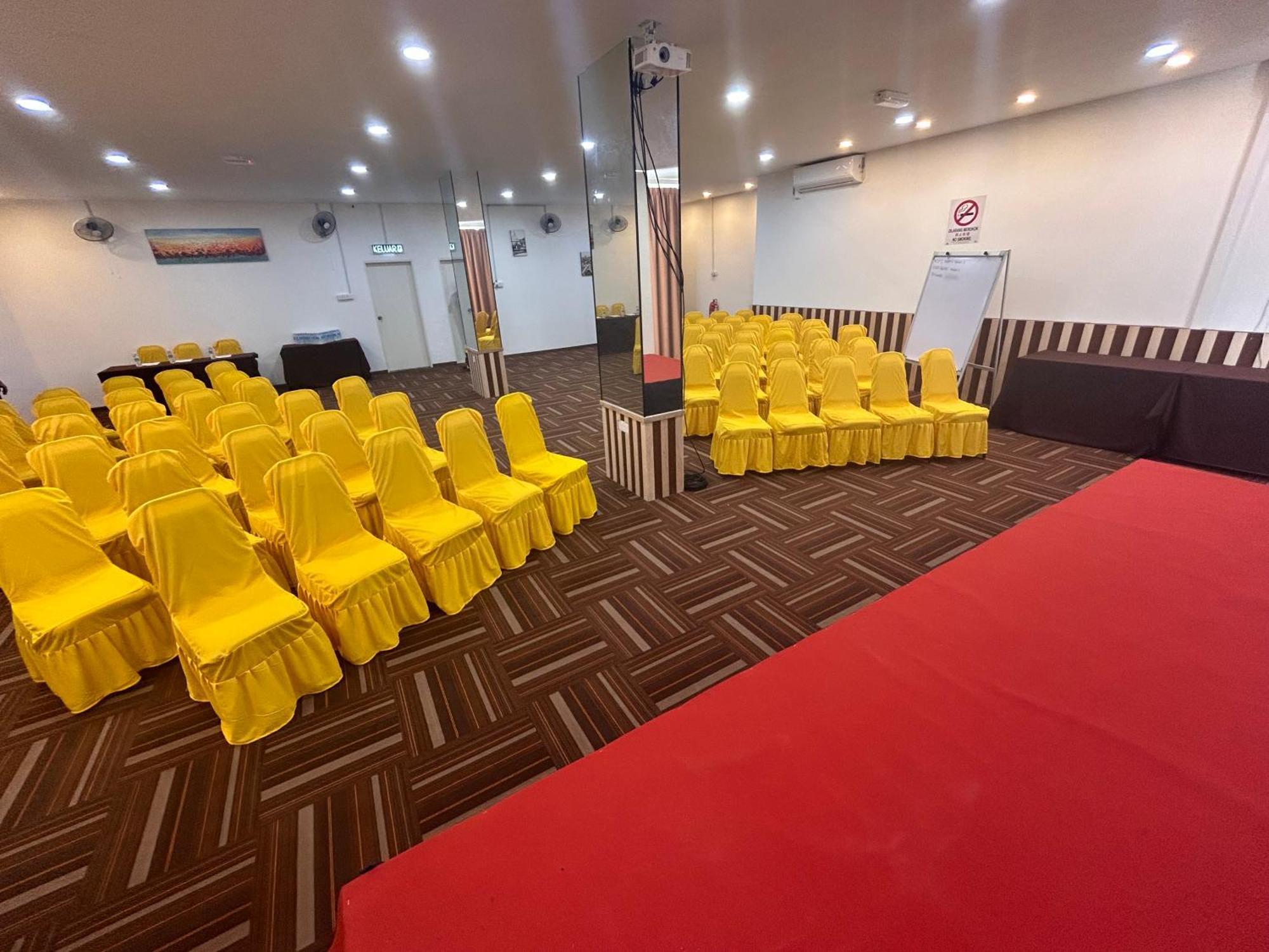 Riviera Suites Melaka Exterior photo
